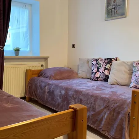 Homestay Monteurunterkunft In Tuessling, Ferienzimmer, Gaestezimmer, Wg
